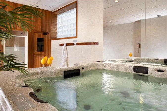 Four Points By Sheraton Toronto Lakeshore Екстериор снимка